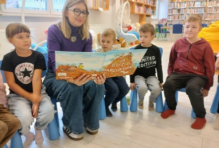 Wizyta pierwszaków w bibliotece.