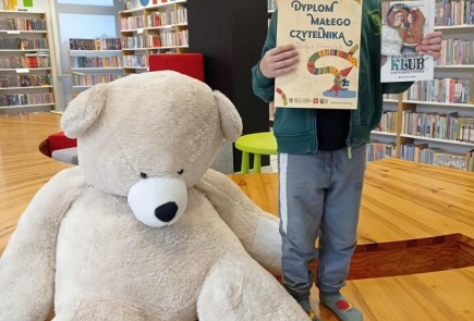 "MAŁA KSIĄŻKA - WIELKI CZŁOWIEK"