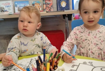 Spotkanie (Nie) zwykłych Mam w bibliotece w każdą środę.