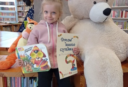 "MAŁA KSIĄŻKA - WIELKI CZŁOWIEK".