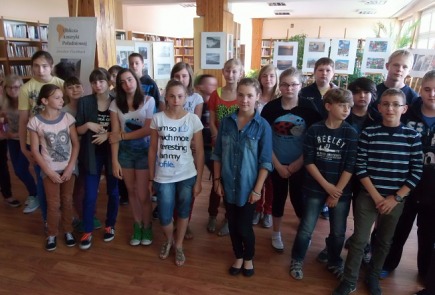 Radziejowską bibliotekę odwiedzili uczniowie   Szkoły Podstawowej w Piotrkowie Kujawskim,